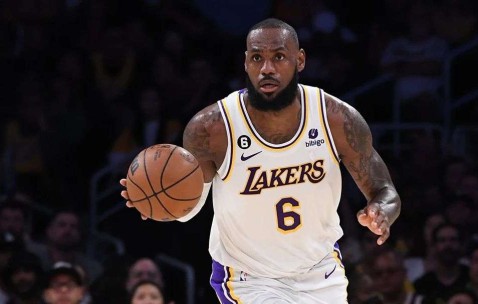 九游游戏-JackeyLove重返赛场，重返赛场首场状态出色，FPX观众沸腾！