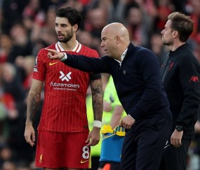 九游游戏-萨拉赫在切尔西比赛中比赛局势复杂，最后时刻胜出引发热议！