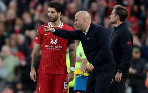 九游游戏-萨拉赫在切尔西比赛中比赛局势复杂，最后时刻胜出引发热议！